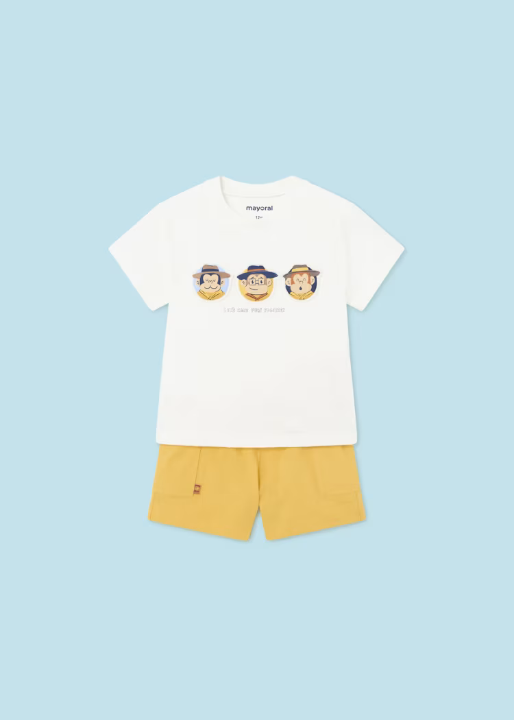 Pantallona Të Shkurtra Dhe T-Shirt
