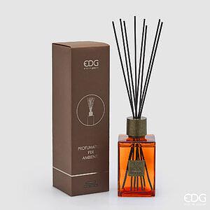 Aromatik në shishe katrore