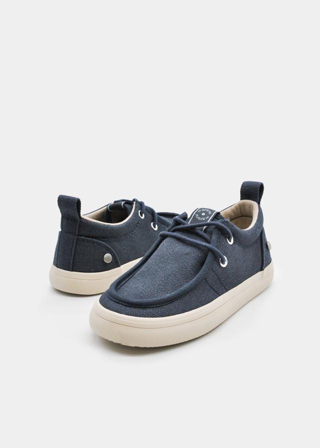 Këpucë wallabee